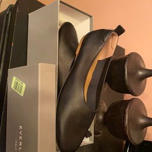 Everlane Italian leather ballet flats. Black. Size 9.5. Never worn/in box